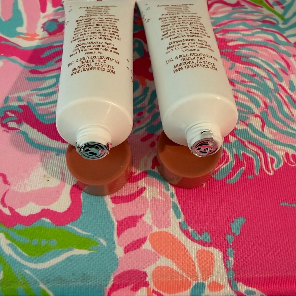 NEW, SEALED Trader Joe's Illuminating Daily Facial Sunscreen SPF 40 1oz x2 - Picture 6 of 6